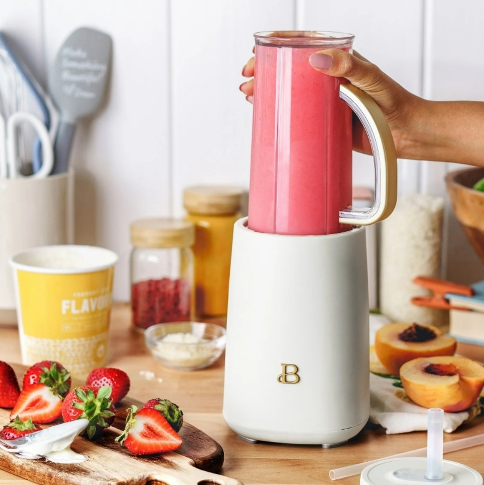 ❤️ New Beautiful White Icing Personal Blender set by Drew Barrymore